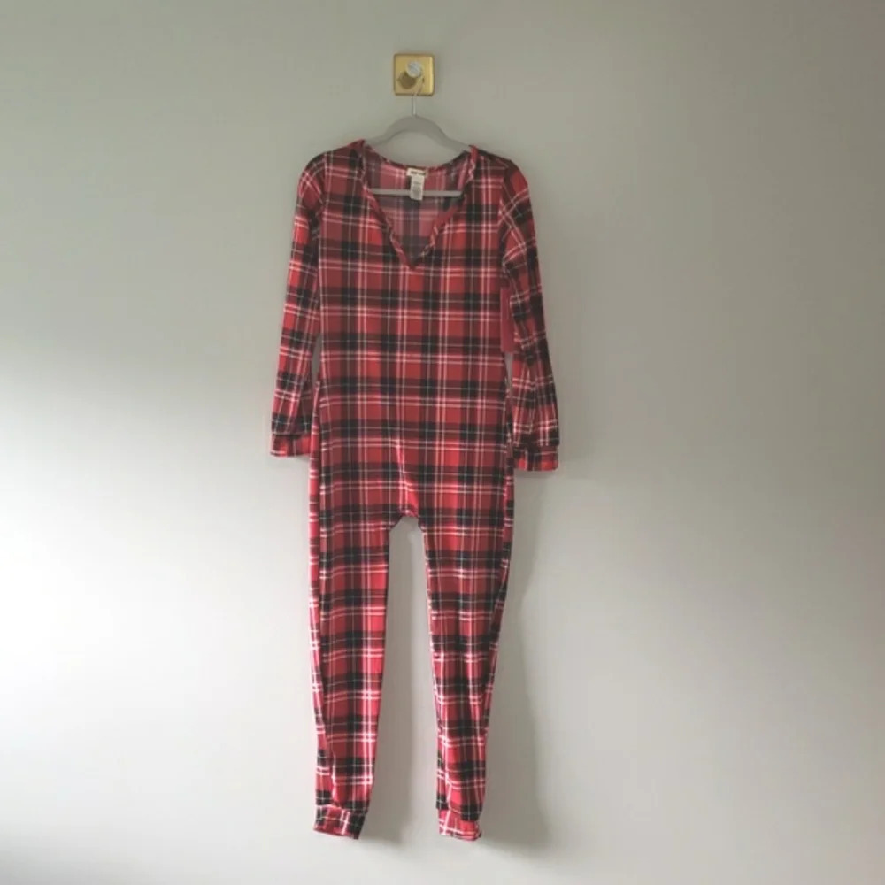 Shosho NWT Plaid Pajamas Women's Large Red Black White Onesie Holiday Christmas
